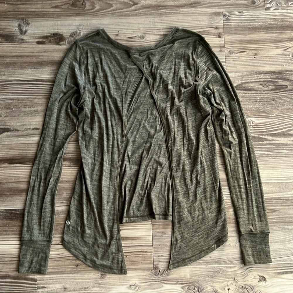Lululemon Beat The Heat Long Sleeve Athletic Yoga Top Green Tie Back - Picture 4 of 9